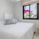 Charming Beachside Townhouse In San Pedro A Lovely Retreat Steps From The Shore