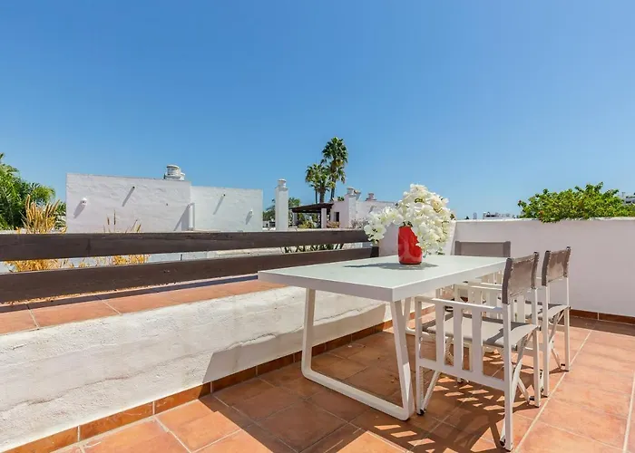 Charming Beachside Townhouse In San Pedro A Lovely Retreat Steps From The Shore